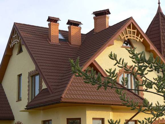 Вальмовая четырехскатная крыша: особенности и монтаж